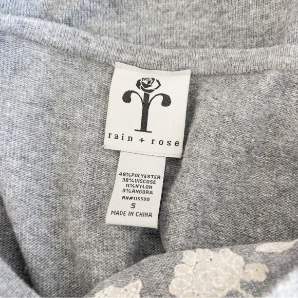 Rain + Rose Gray Embroidered‎ Floral Angora Sweater Size Small - Picture 10 of 10
